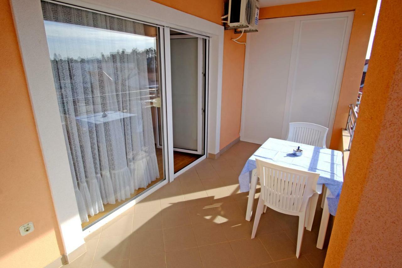Apartmani Stipe Zara Esterno foto