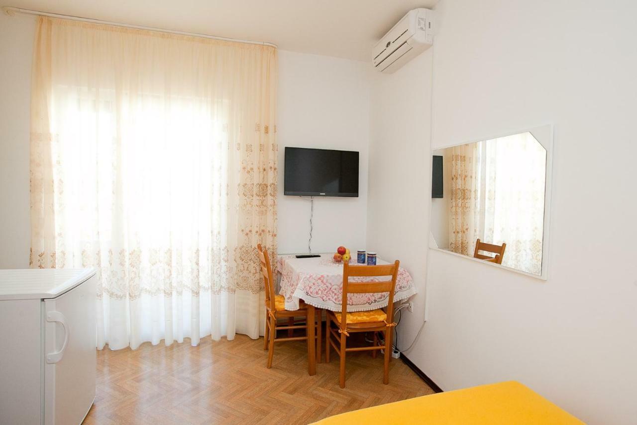 Apartmani Stipe Zara Esterno foto