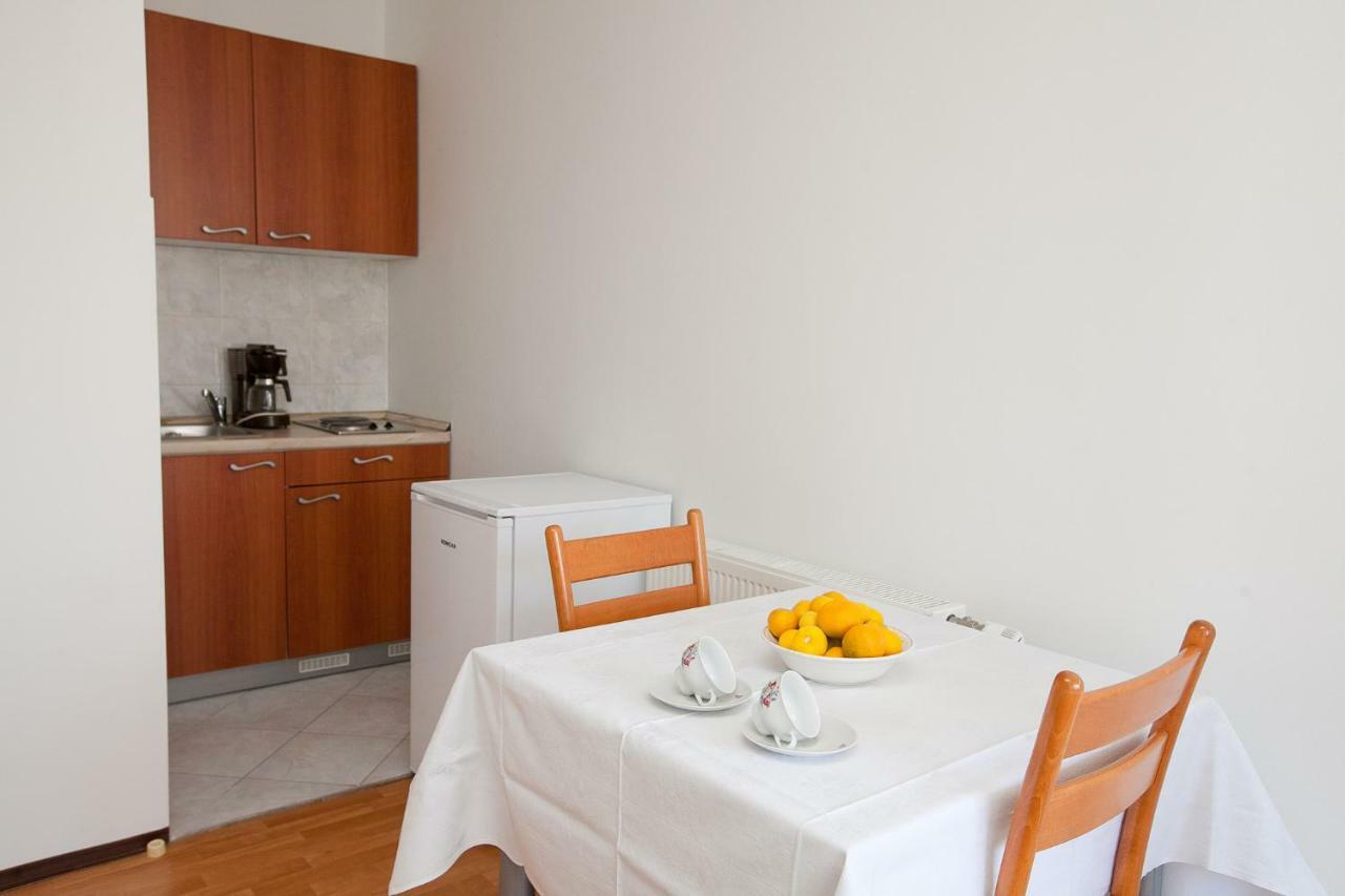 Apartmani Stipe Zara Esterno foto